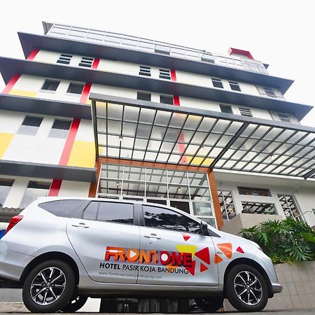 Front One Hotel Pasir Koja 万隆 外观 照片