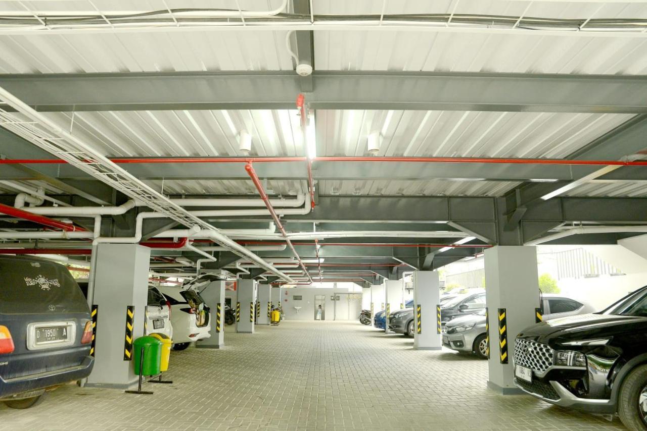 Front One Hotel Pasir Koja 万隆 外观 照片