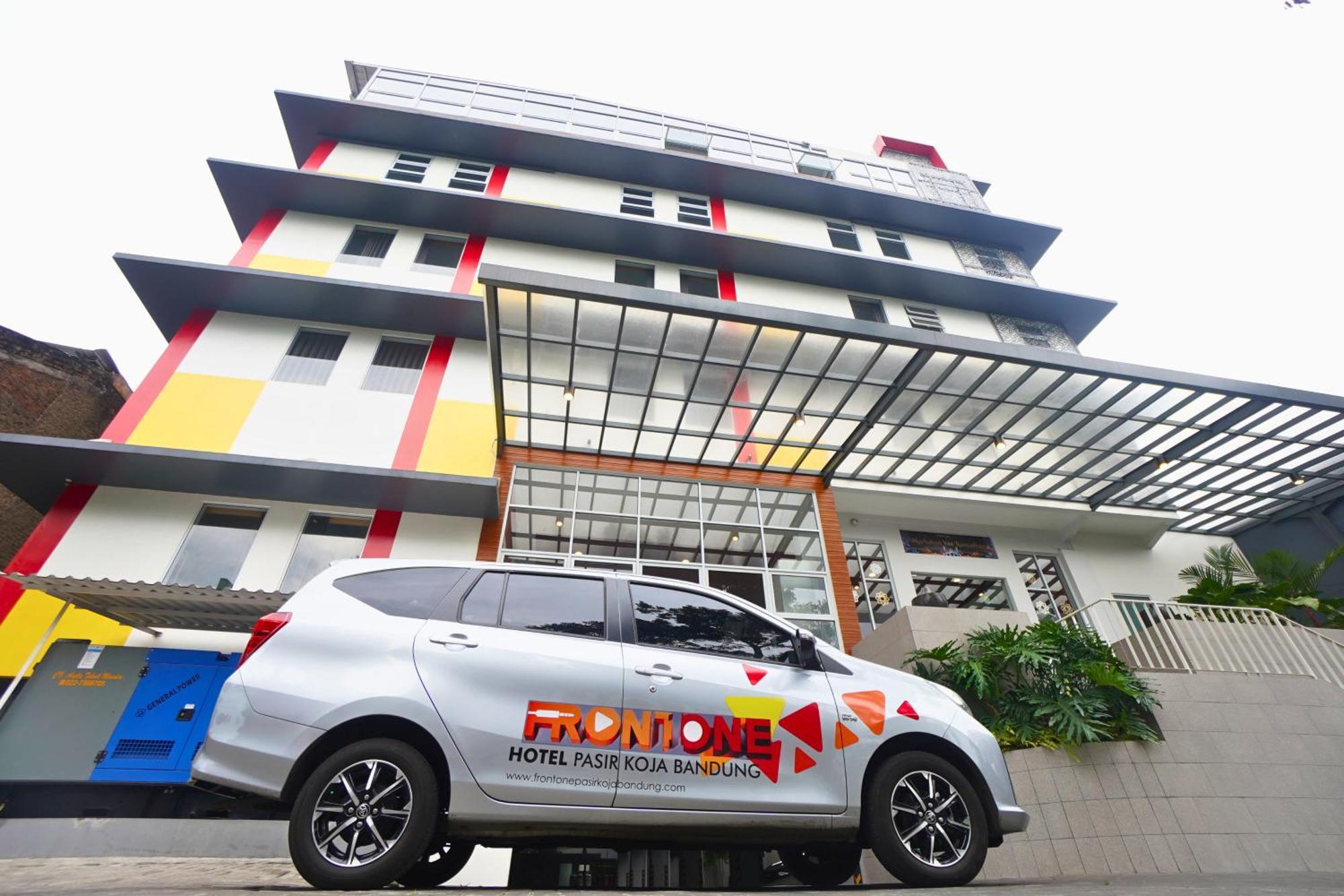 Front One Hotel Pasir Koja 万隆 外观 照片