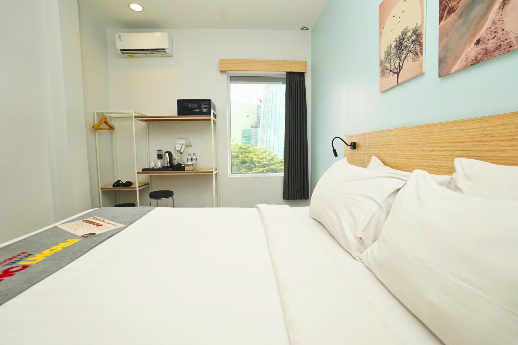 Front One Hotel Pasir Koja 万隆 外观 照片