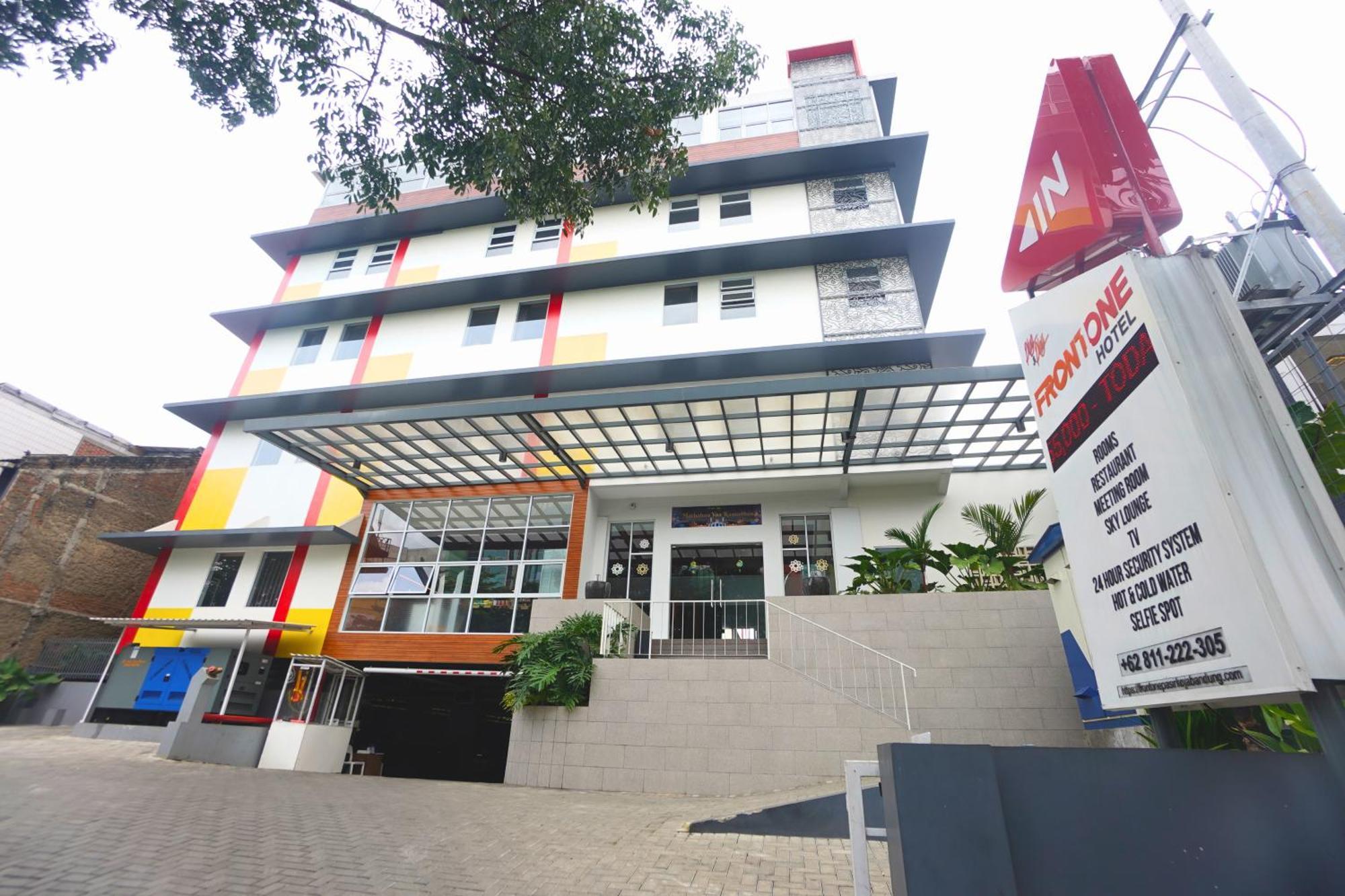 Front One Hotel Pasir Koja 万隆 外观 照片