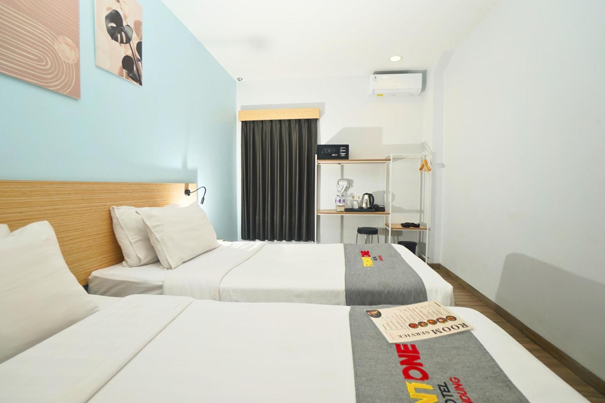 Front One Hotel Pasir Koja 万隆 外观 照片